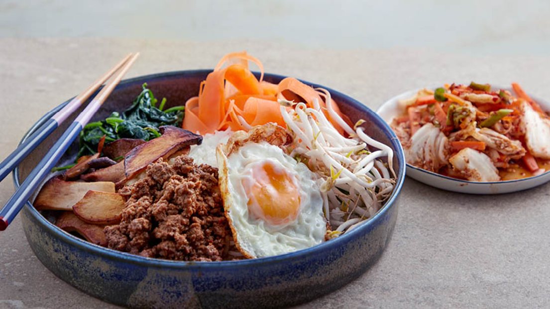 Bibimbap Ris Bibimbap - koreansk-inspireret ris bowl | Find opskriften her!