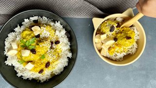 Boller i karry med topping - fra 9 mdr.