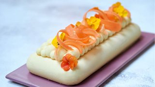 Gulerodskage med mango og passionsfrugt