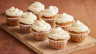 Gulerodsmuffins med citron-ostecreme