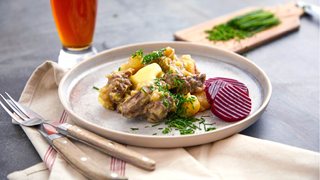 Labskovs med smør og purløg