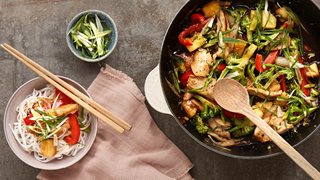 Wok med kylling og ananas