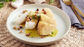 Saltbagt selleri med torsk og brunet smør