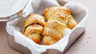 Serranohorn med flødeost