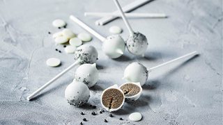 Lakridspinde med marcipan