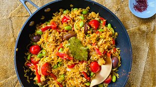 Lyn-paella med varme krydderier