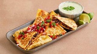 Quesadillas med oksekød og salsa