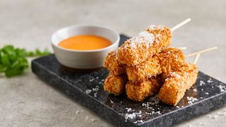 Sprøde selleristicks med chilimayo