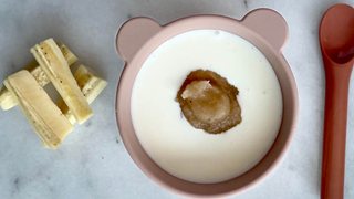 Yoghurt med pære-æblekompot og banan - fra 9 mdr.