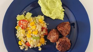 Oksedeller med quinoasalat og avokadocreme - fra 7 måneder
