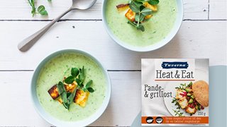 Ærtesuppe toppet med Grillost