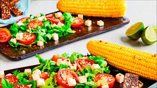Grøn salat med frisk majs