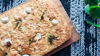 Fadbrød med rosmarin, hvidløg og havsalt