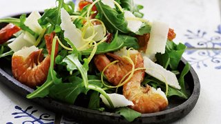 Salat med rucola og rejer