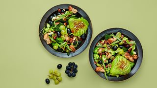 Druesalat med broccoli og avocado