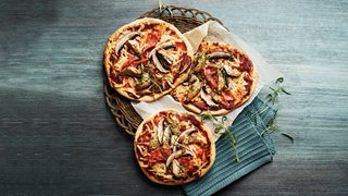 Bruschetta pizza
