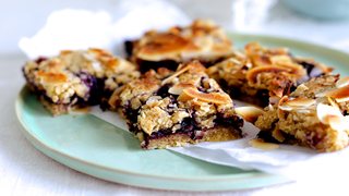Crumblebarer med brombær