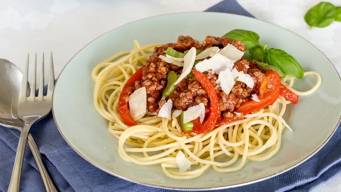 Spaghetti Bolognese med Pancetta → 30 min. Se Opskriften Her!