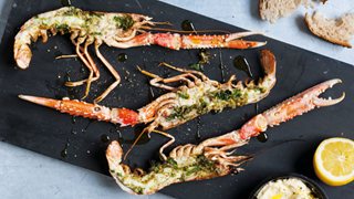Grillet jomfruhummer med persillepesto