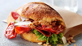 Italiensk inspireret sandwich