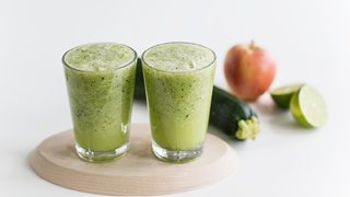 Juice med squash, fennikel, bladselleri, lime og æble