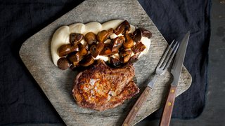 Kanelstegte herregårdskoteletter, svampe og sellerimos