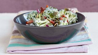 LCHF broccolisalat