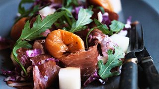 Salat med honningmelon og serranoskinke