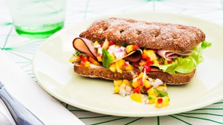 Sandwich med mangosalsa