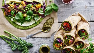 Spinatwraps med quinoa, grønt og hummus